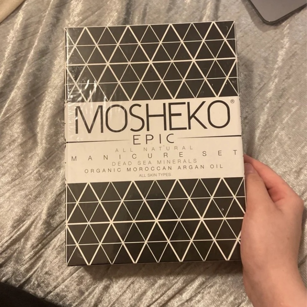 Mosheko epic manicure set